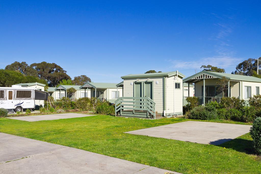 Sandhurst Motel Carrum Downs Екстериор снимка