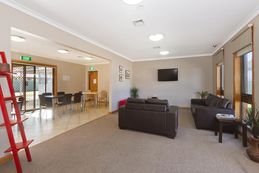 Sandhurst Motel Carrum Downs Екстериор снимка