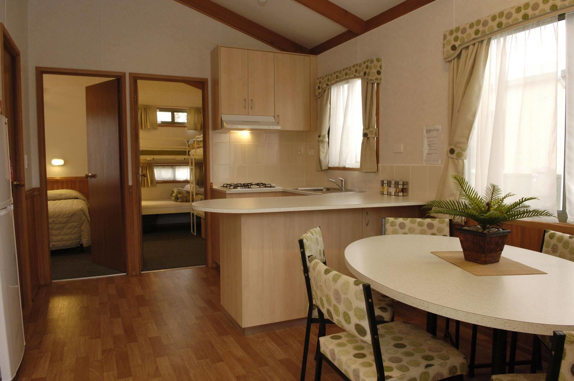Sandhurst Motel Carrum Downs Екстериор снимка